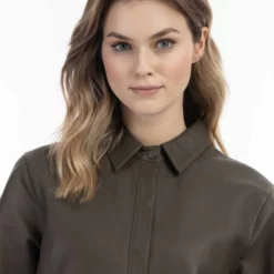 Dreimaster Giacca Di PelleTaupe Donna Giacche E Blazer 4DR21G0BD-B11 -Dreimaster 41156870e12742e7a92e4eaa82b94857 scaled