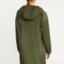 Dreimaster ÜbergangsRecyceltes Material BridgeportParkaMilitäroliv Donna Cappotti 4DR21U0LM-N11 -Dreimaster 95e8c306e3e54a899ab0cfd7f87db18e scaled