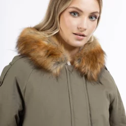 Dreimaster Imane - Parka - Oliv Weiss -Dreimaster ba55b9ec69f34e37943e9e3ccc1cf5d1 scaled